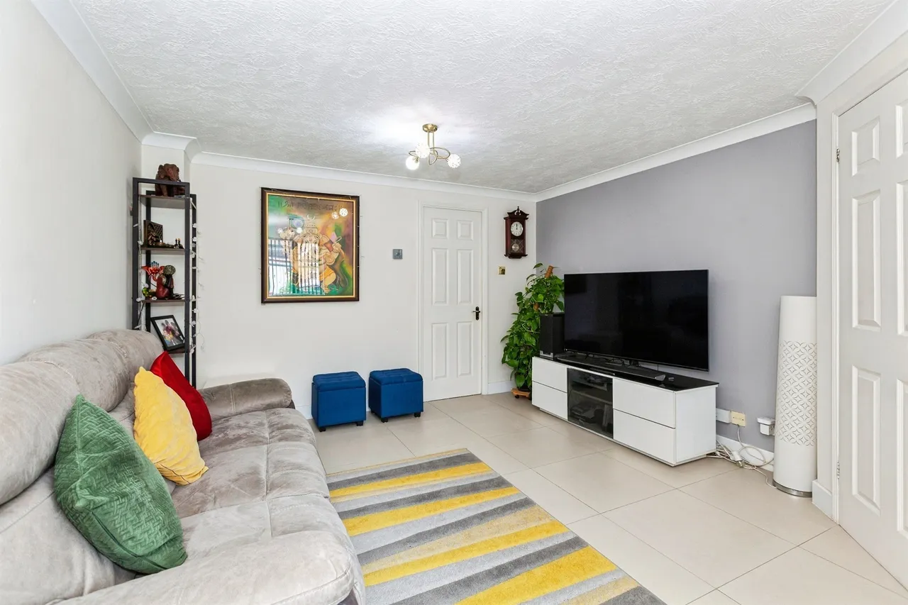 Ferrers Close, Slough, SL1, photo 17