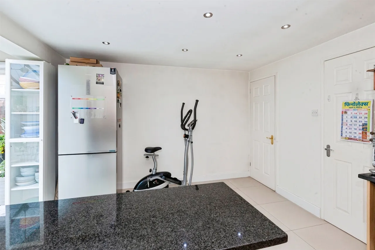 Ferrers Close, Slough, SL1, photo 13