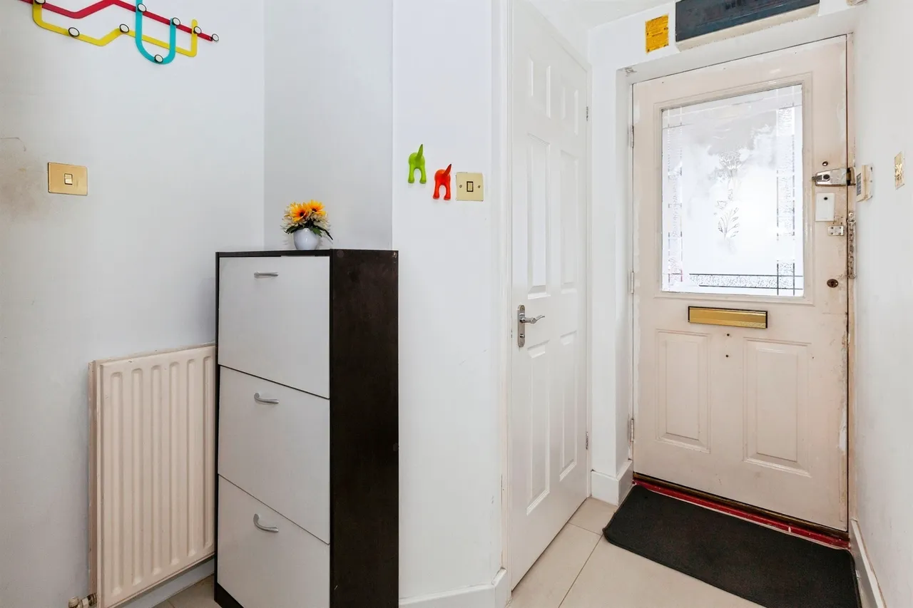 Ferrers Close, Slough, SL1, photo 16