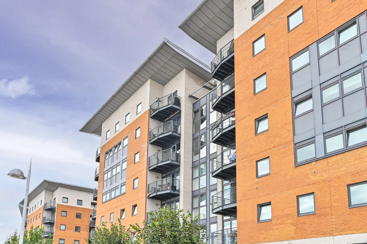 3 bed flat to rent, London, E16