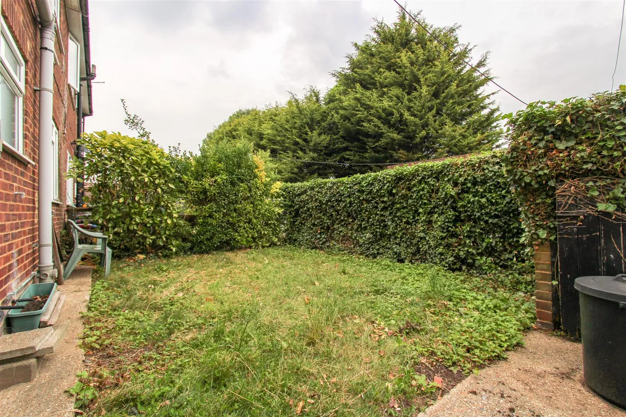 Long Lane, Hillingdon, UB10 9PE, photo 5