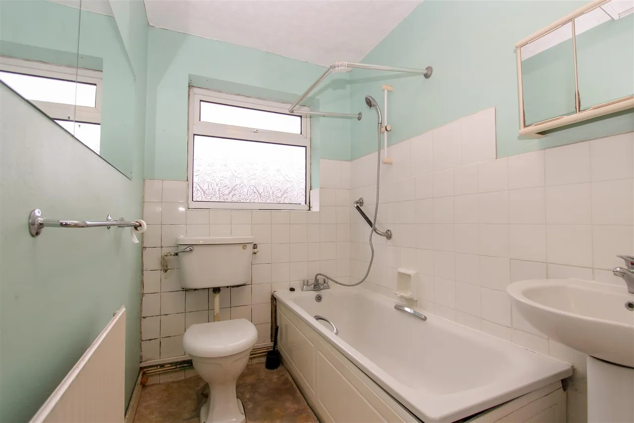 Long Lane, Hillingdon, UB10 9PE, photo 4