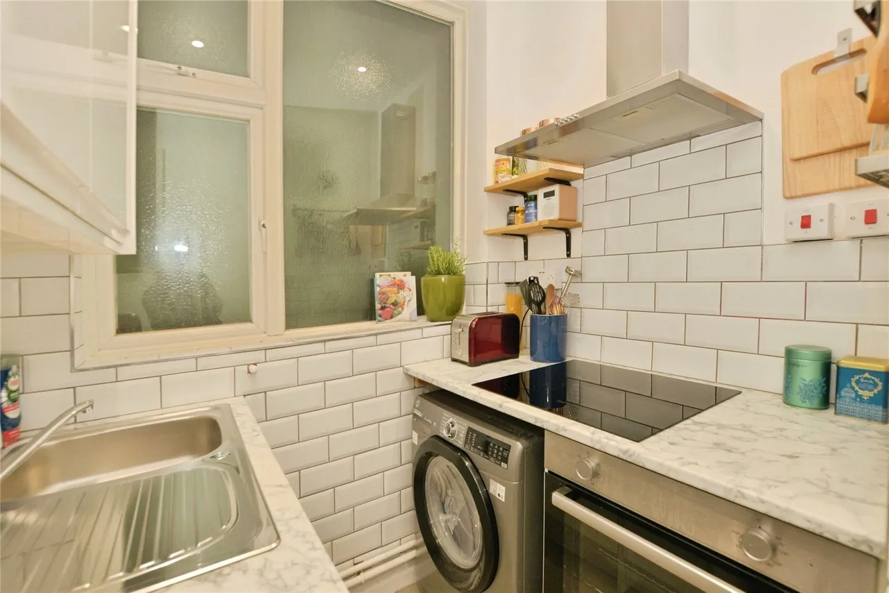 Bouverie Road West, Folkestone, Kent, CT20, photo 5