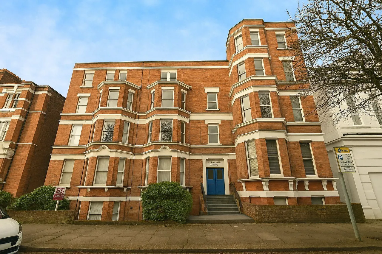 1 bed flat for sale — Bouverie Road West, Folkestone, Kent, CT20