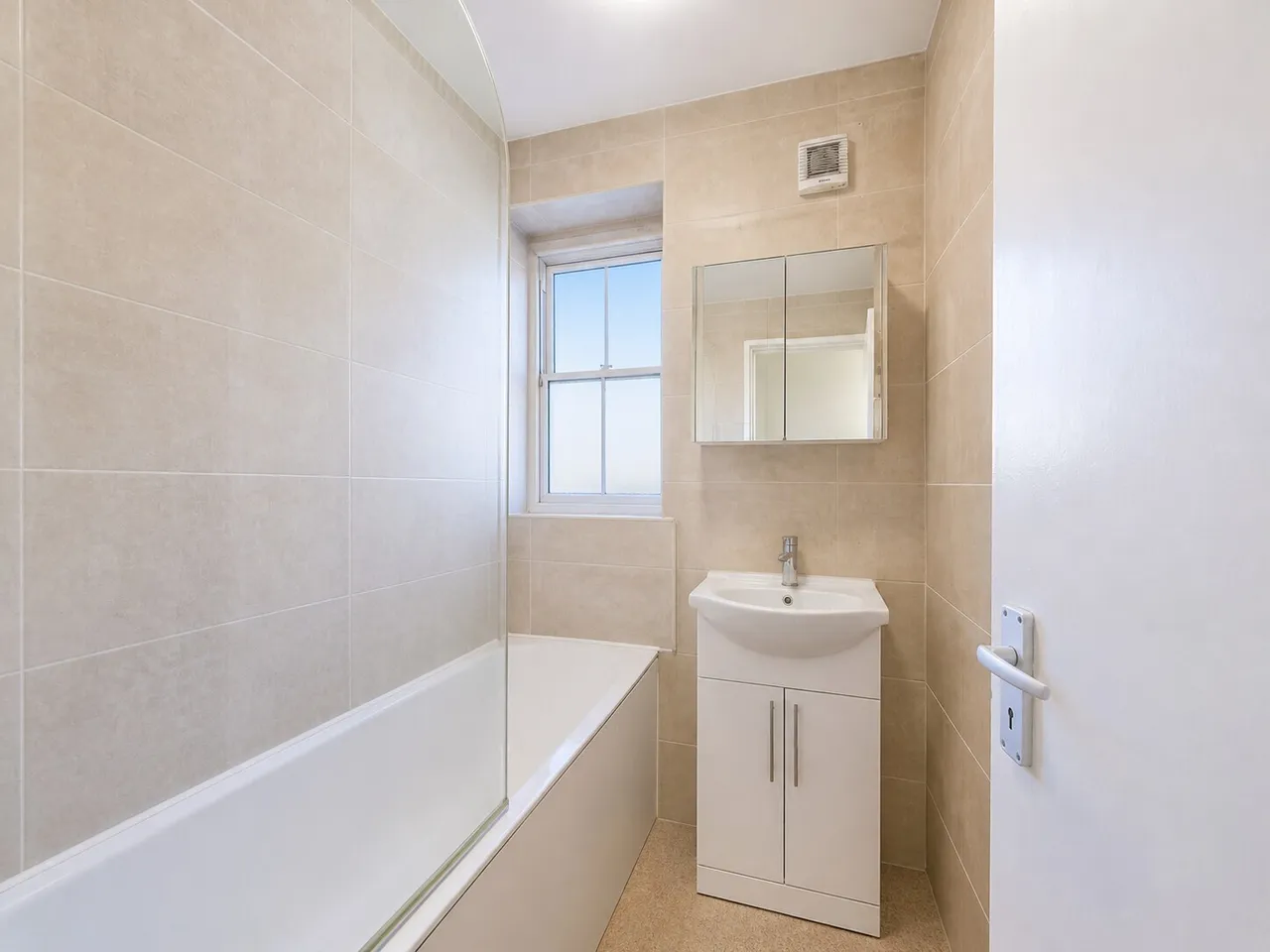William Bonney Estate, London, SW4, photo 7