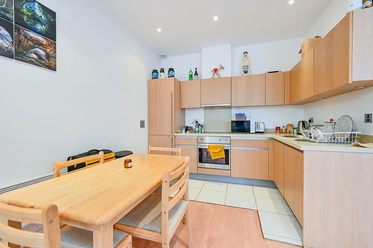 197 Bromyard House, Bromyard Avenue, London, photo 3