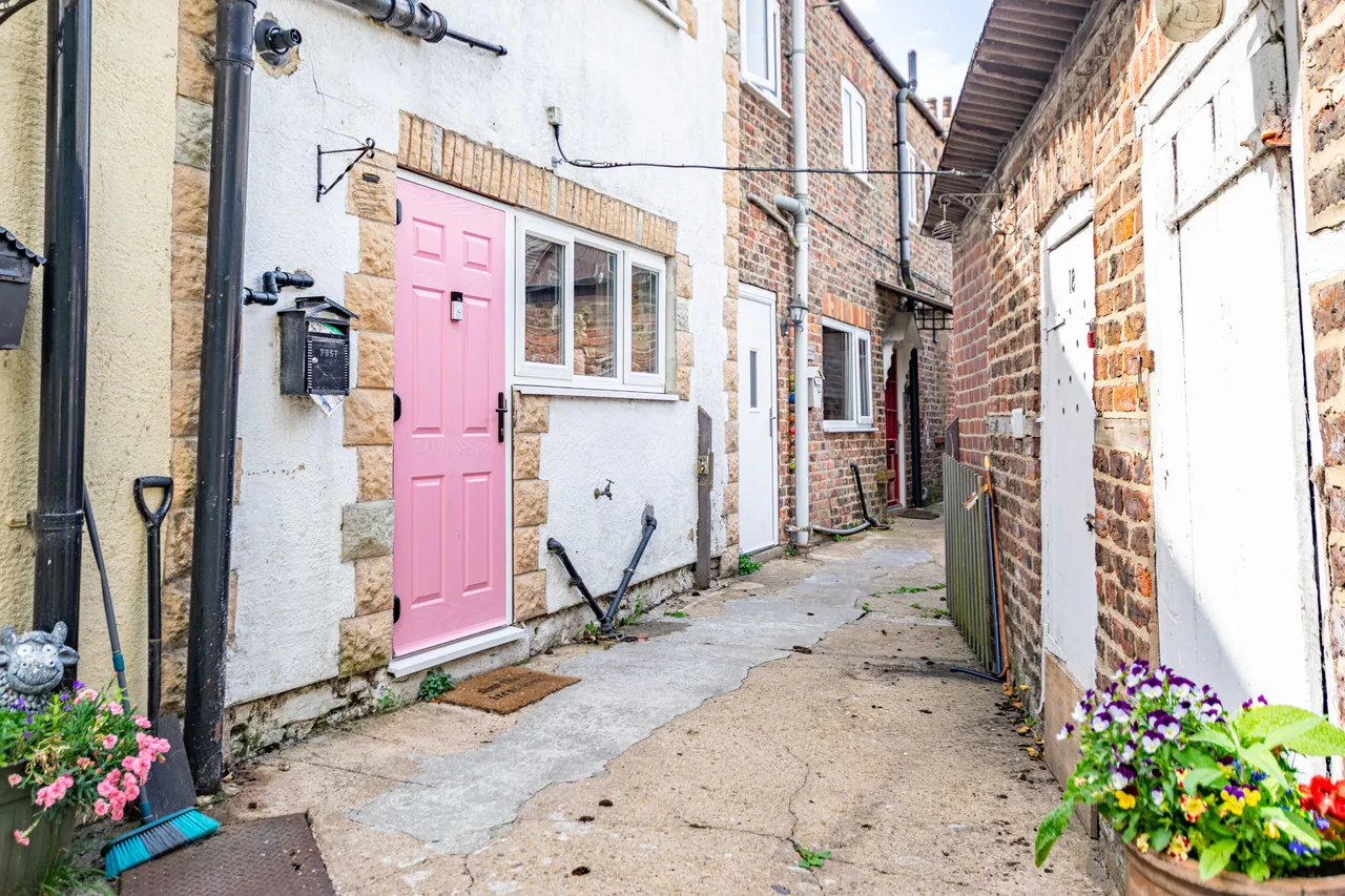 Main Road, The Cottage, YO8, photo 15
