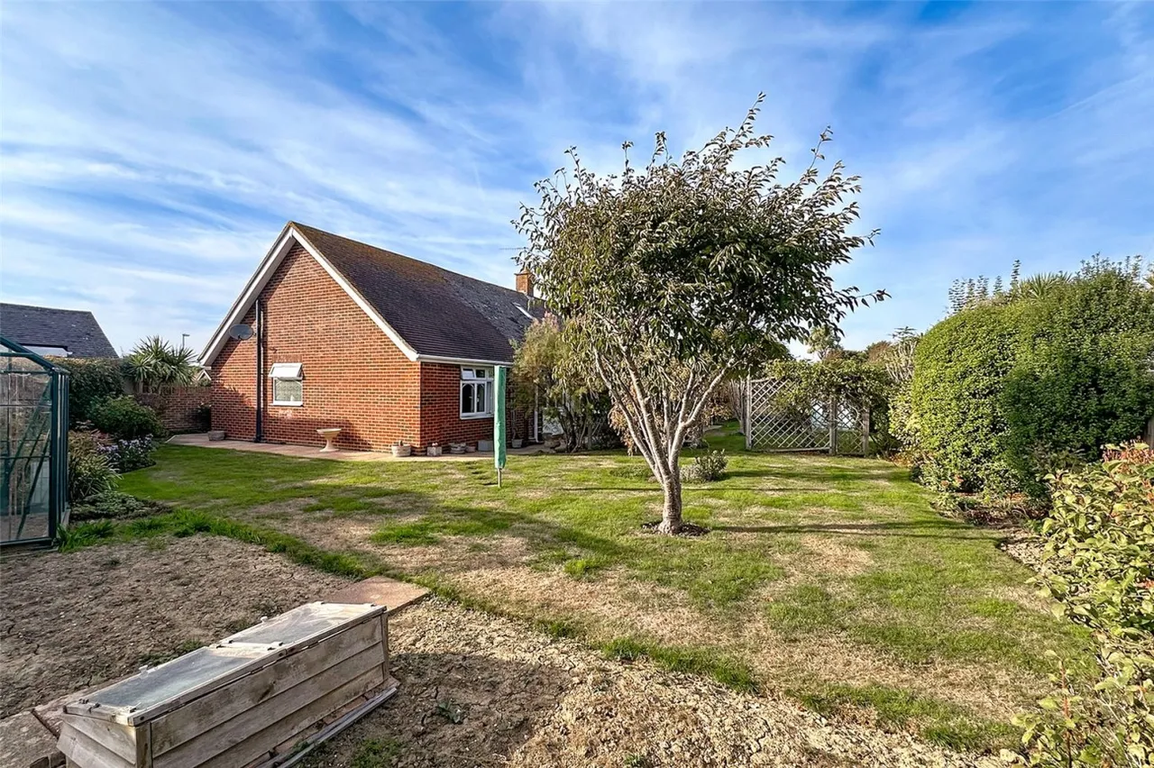 Rustington, Littlehampton, BN16, photo 2