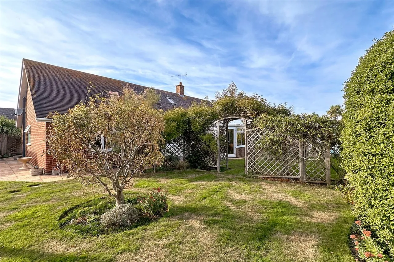 Rustington, Littlehampton, BN16, photo 25