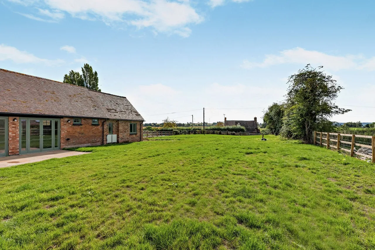 The Stables, Greete, SY8, photo 2