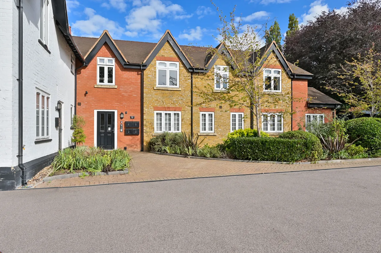 2 bed flat for sale, Hunton Bridge, WD4