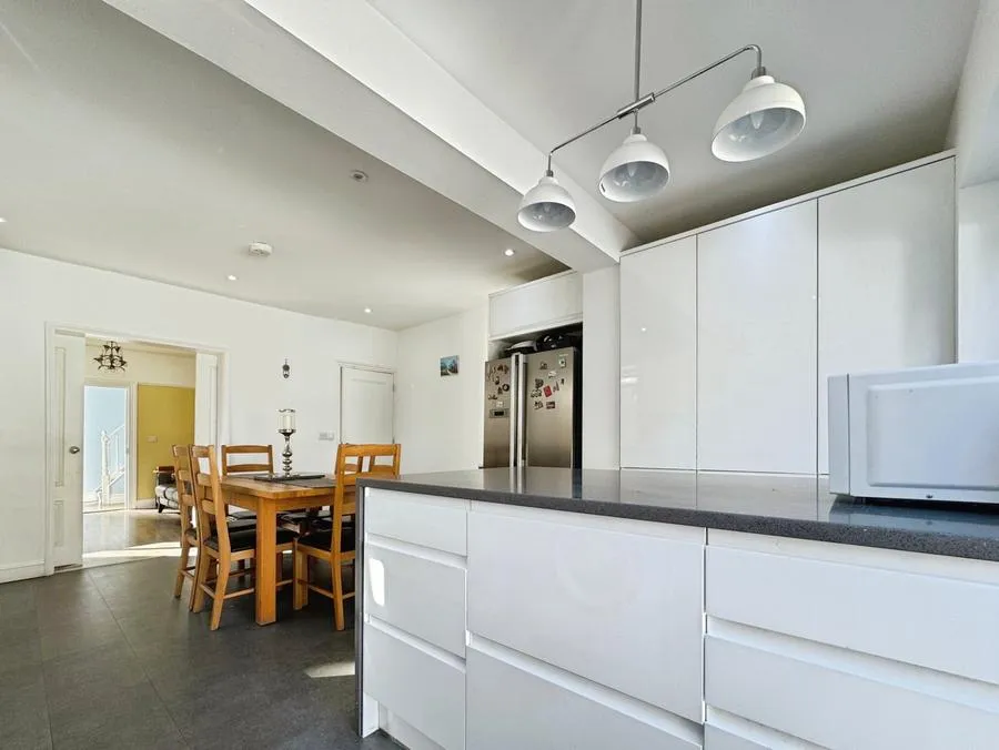 West Wycombe Road, High Wycombe, HP12, photo 4