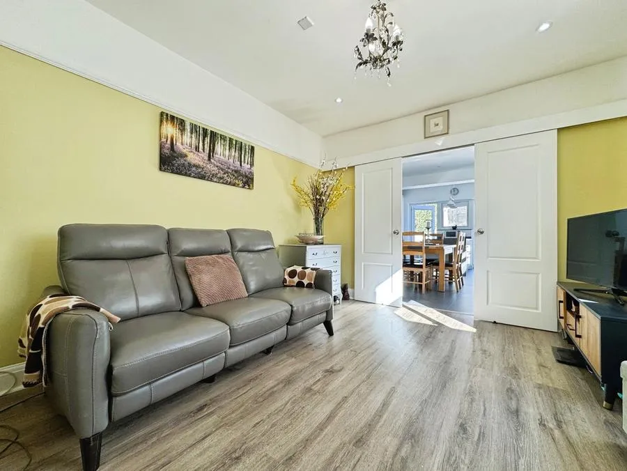 West Wycombe Road, High Wycombe, HP12, photo 3