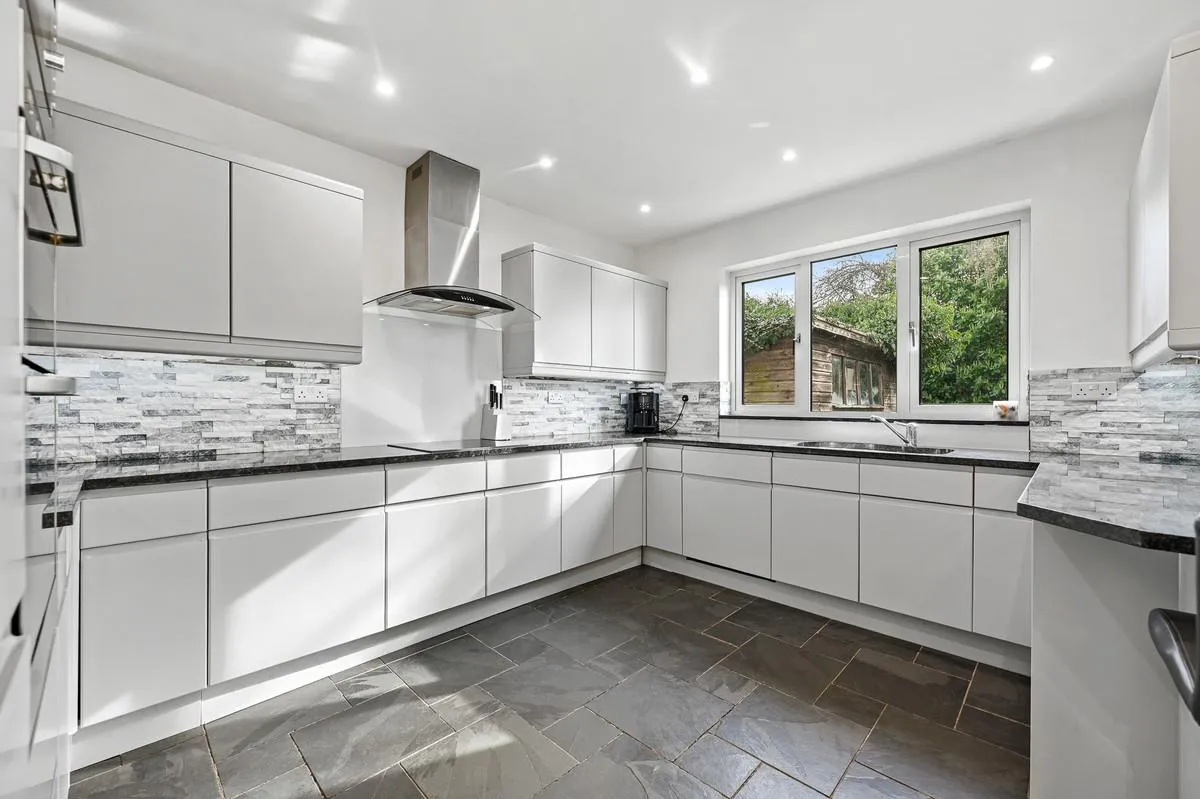 4 bed house for sale, Downs Avenue, Pinner, HA5