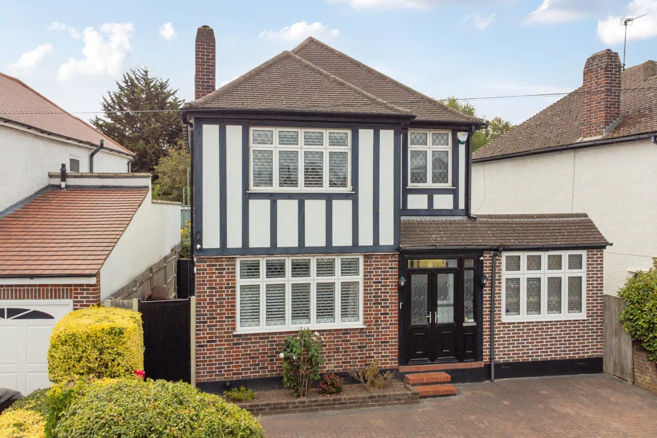 3 bed house for sale — Lancing Road, BR6
