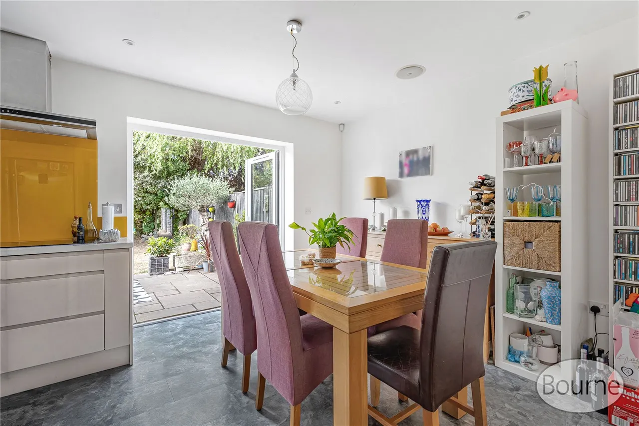 Juniper Close, Guildford, GU1, photo 3