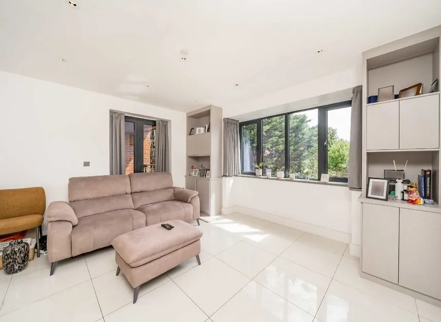 Ashley Lane, Hendon, NW4, photo 3