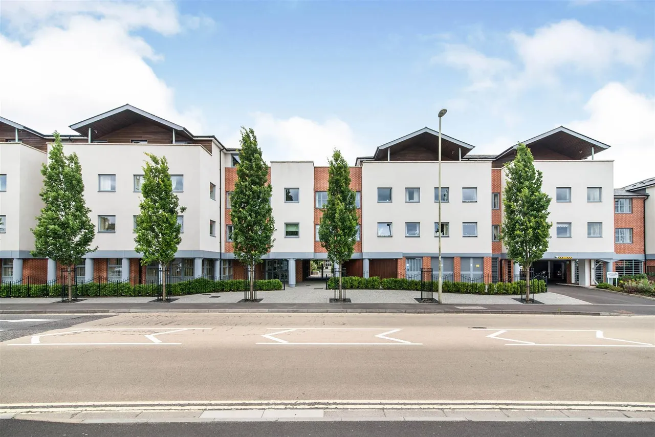 New Road, Basingstoke, RG21, photo 10