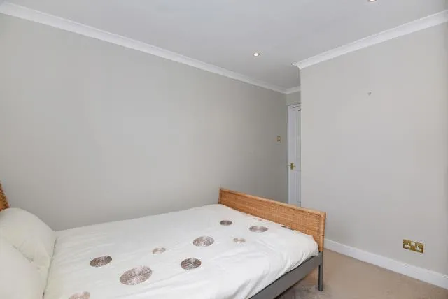 Marlborough Road, Richmond, TW10, photo 8