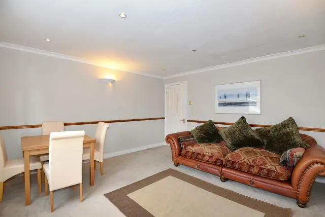Marlborough Road, Richmond, TW10, photo 5