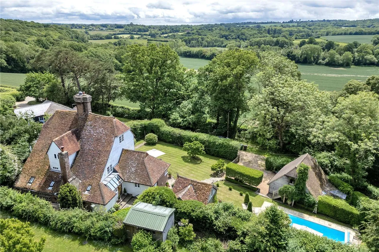 Mount Pleasant, Lamberhurst, Tunbridge Wells, Kent, TN3 8LX, photo 2