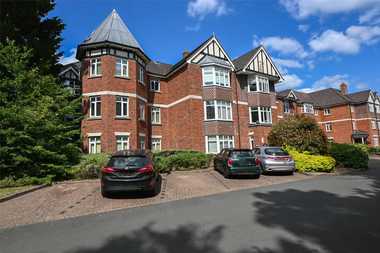 2 bed flat for sale — Wake Green Road, Moseley, Birmingham, B13 9HW