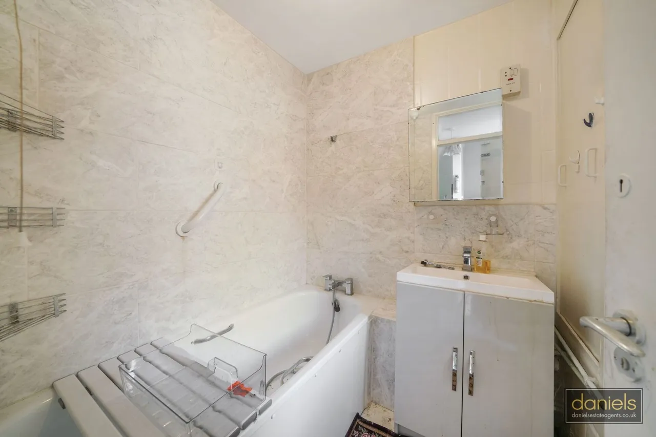 Tollhurst Drive, Queens Park, W10, photo 9