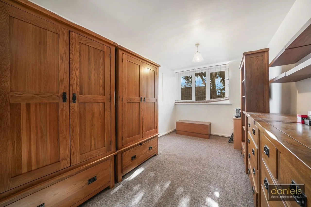 Tollhurst Drive, Queens Park, W10, photo 3