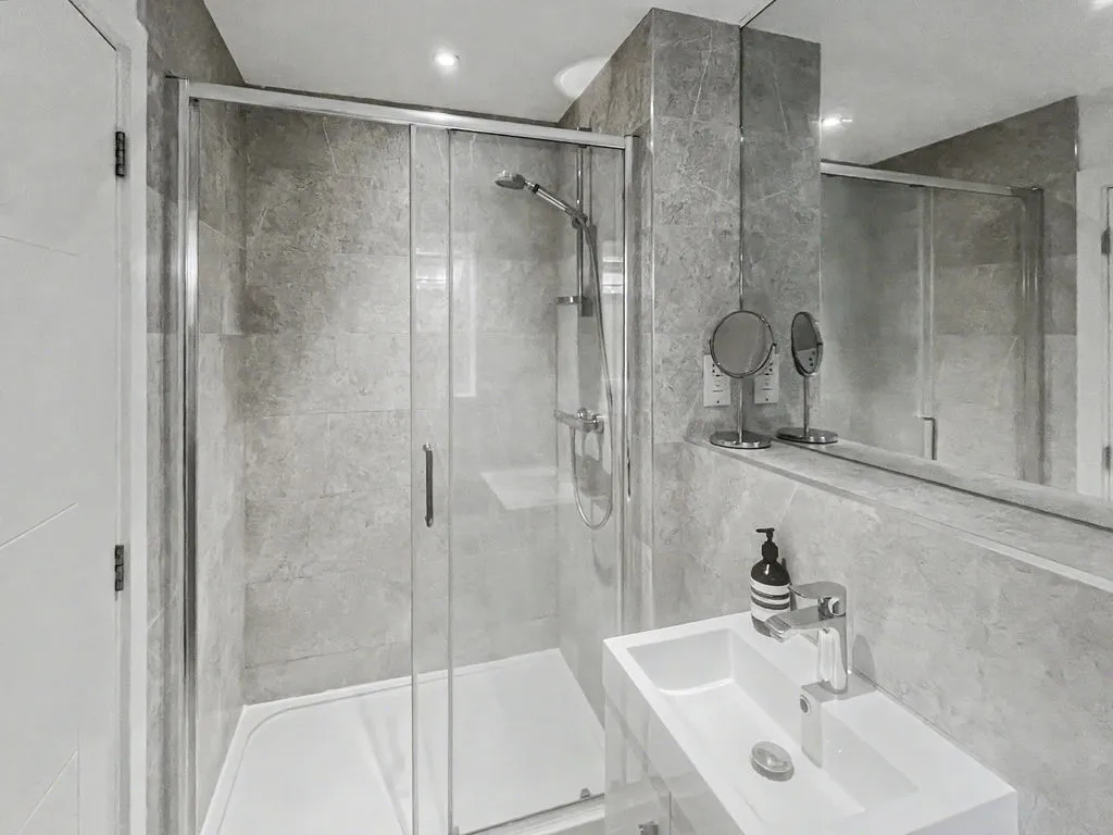 West Wycombe Road, High Wycombe HP12 3AW, photo 11