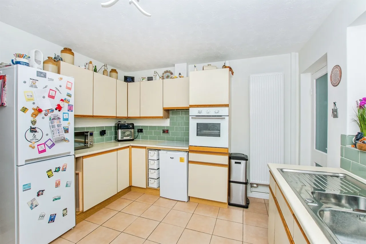 Front Road, Murrow, PE13, photo 2