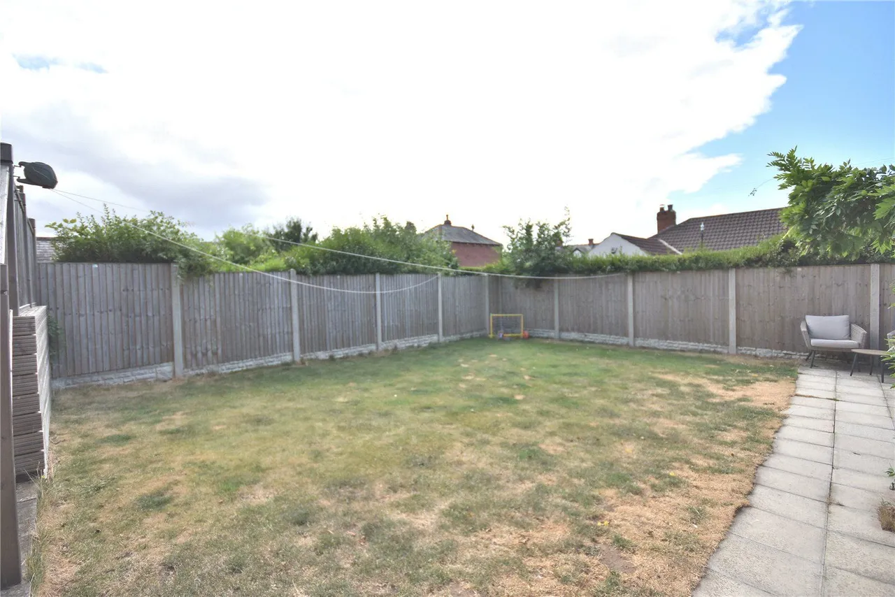 Sherbrooke Avenue, Leeds, LS15, photo 16
