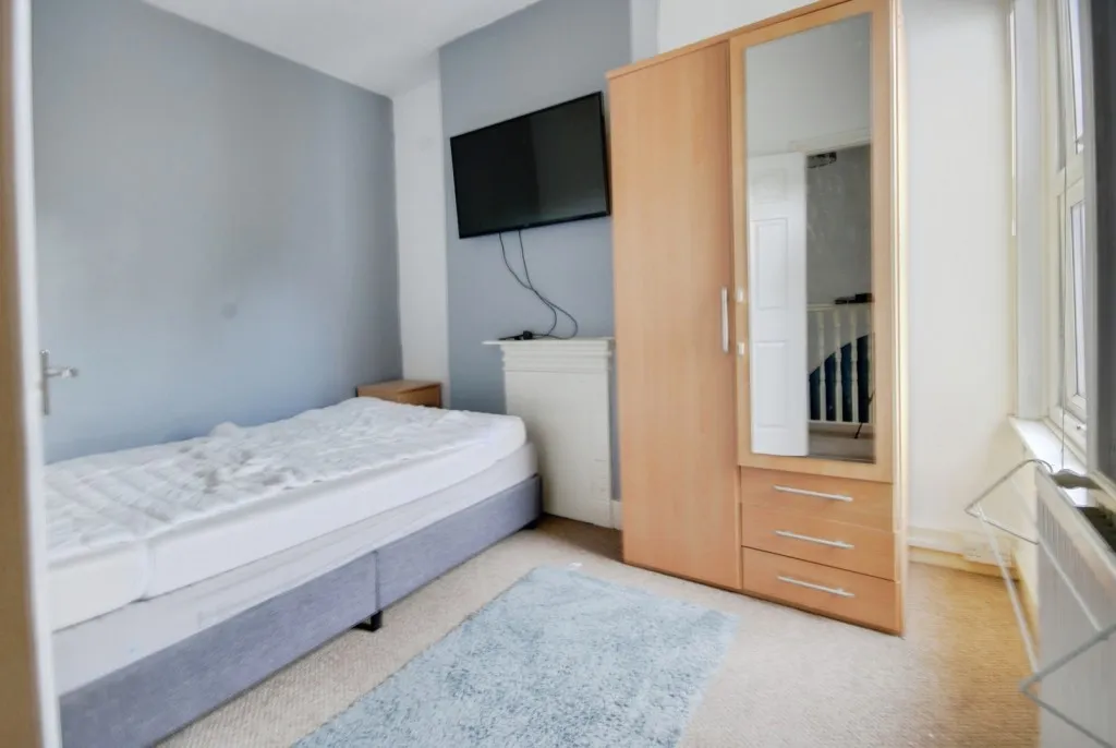 Wiggenhall Road, Watford, photo 6