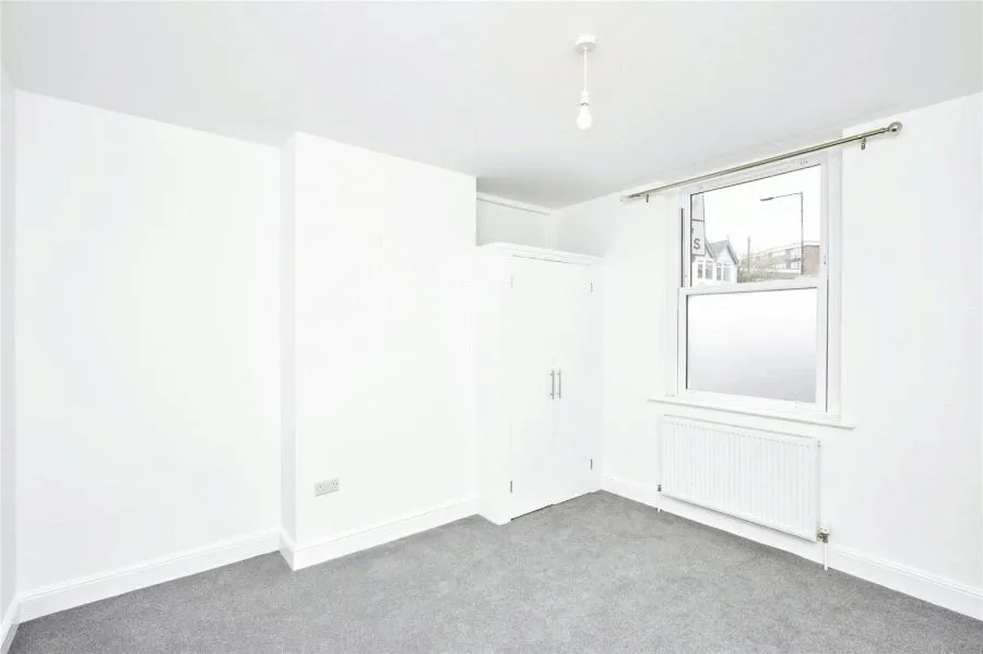Mill Hill Road, Cowes, PO31, photo 5