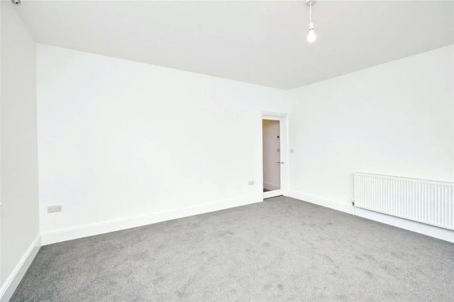 Mill Hill Road, Cowes, PO31, photo 4