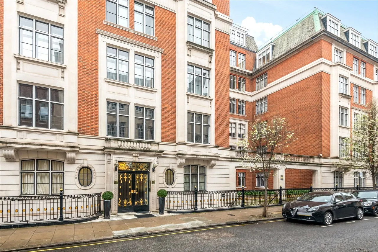 1 bed flat for sale, Hallam Street, Marylebone, W1W