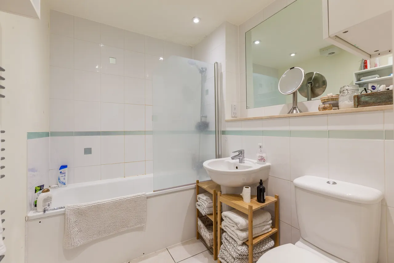 Flat 11 Goldsmiths Apartments, 58 Goldsmiths Row, London, photo 8
