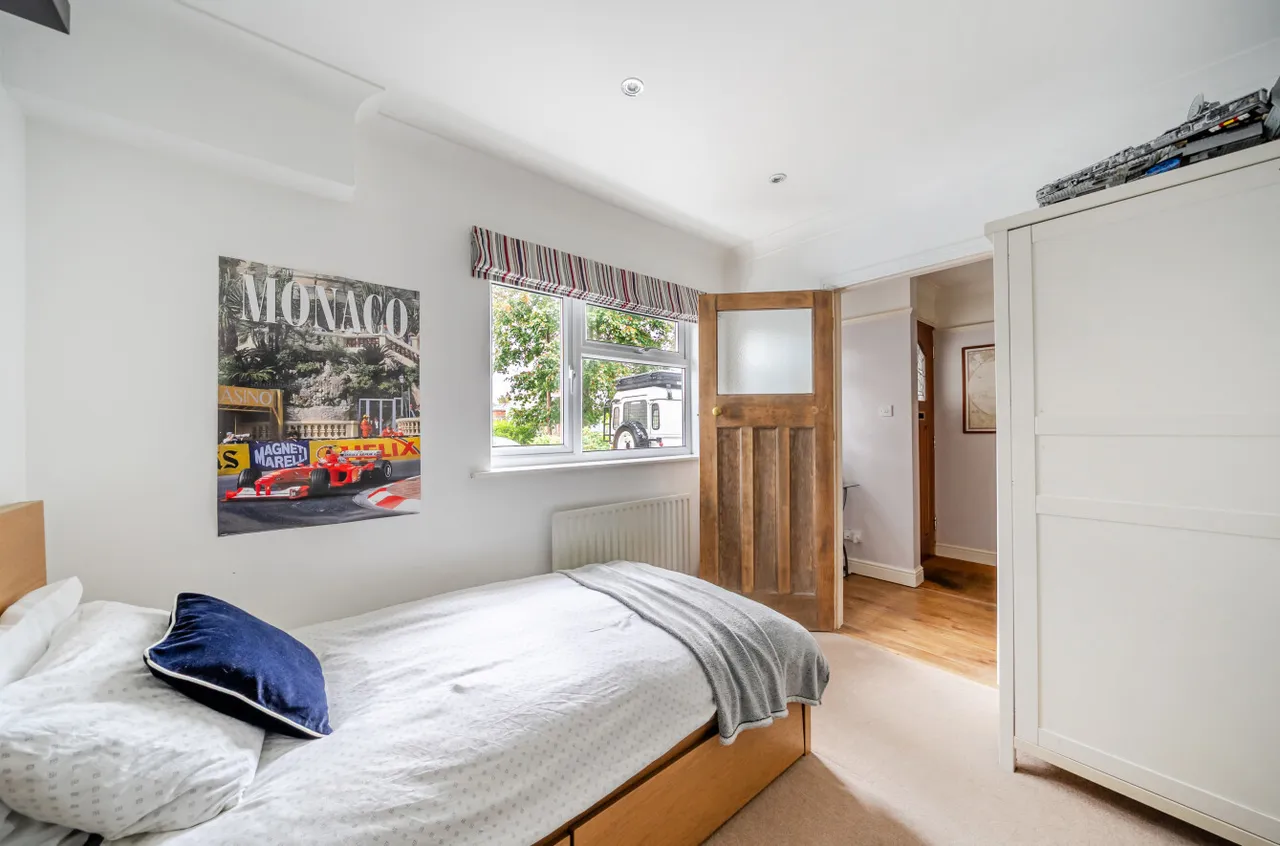 Maple Grove, Woking, GU22, photo 13