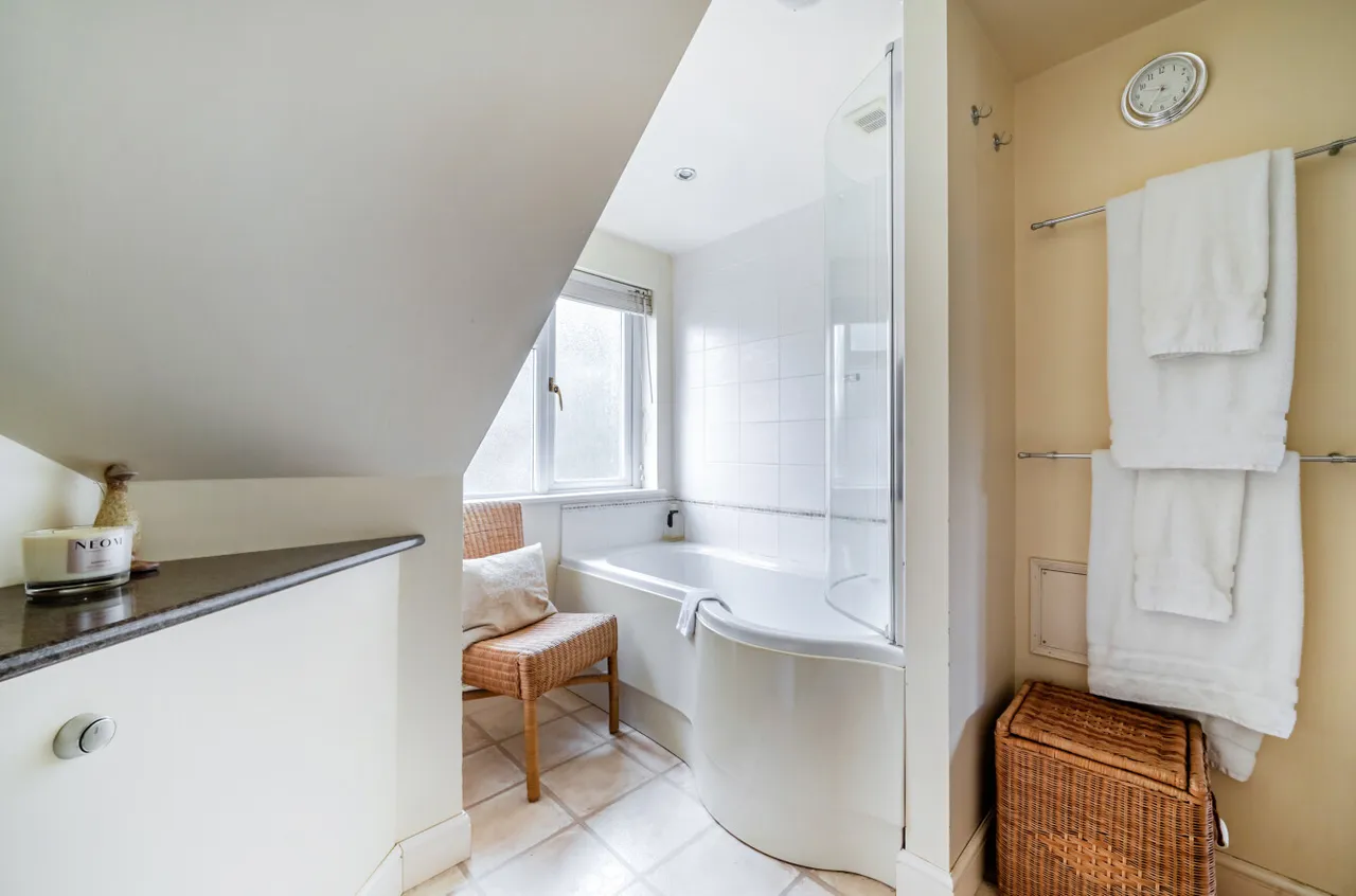Maple Grove, Woking, GU22, photo 22