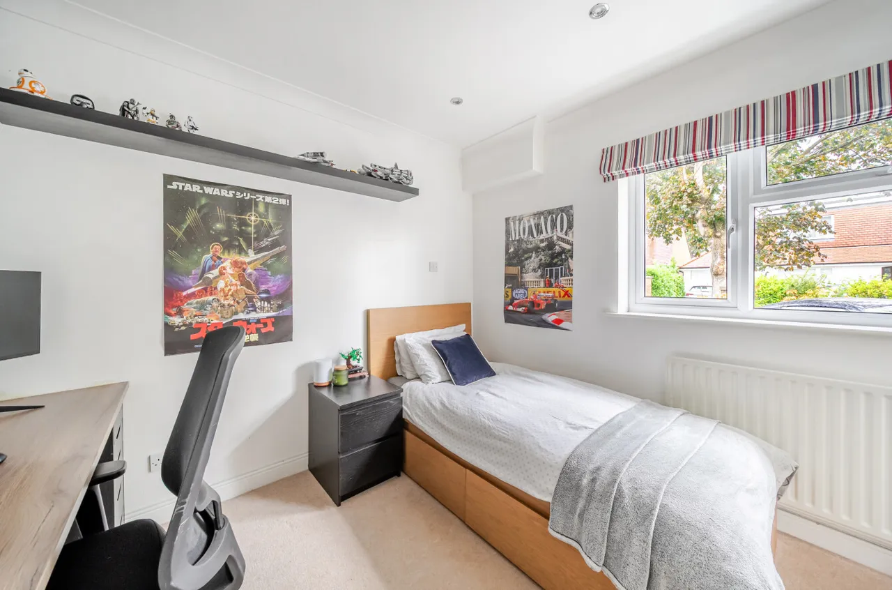 Maple Grove, Woking, GU22, photo 14