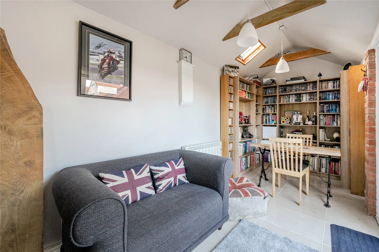 Maple Grove, Woking, GU22, photo 9
