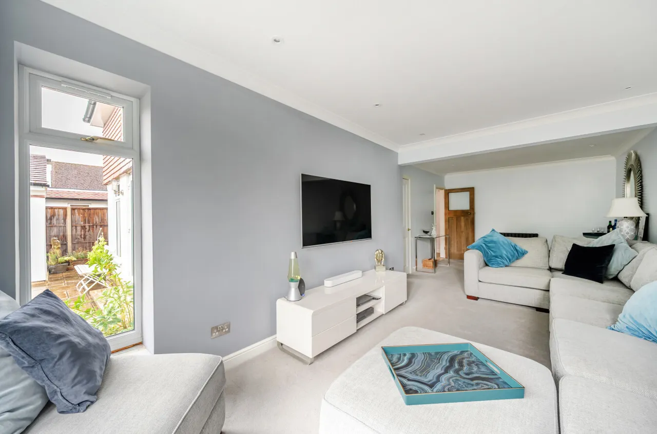 Maple Grove, Woking, GU22, photo 6