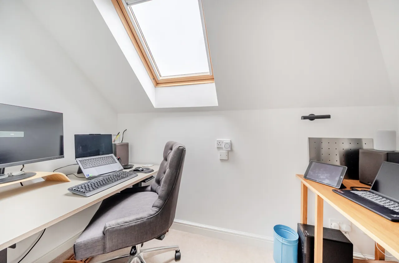 Maple Grove, Woking, GU22, photo 19