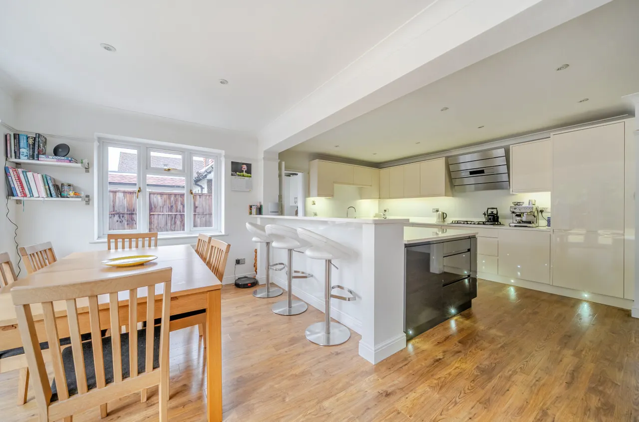 Maple Grove, Woking, GU22, photo 5