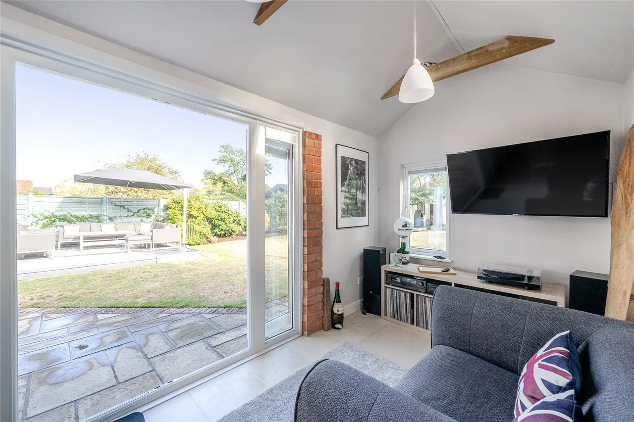 Maple Grove, Woking, GU22, photo 8