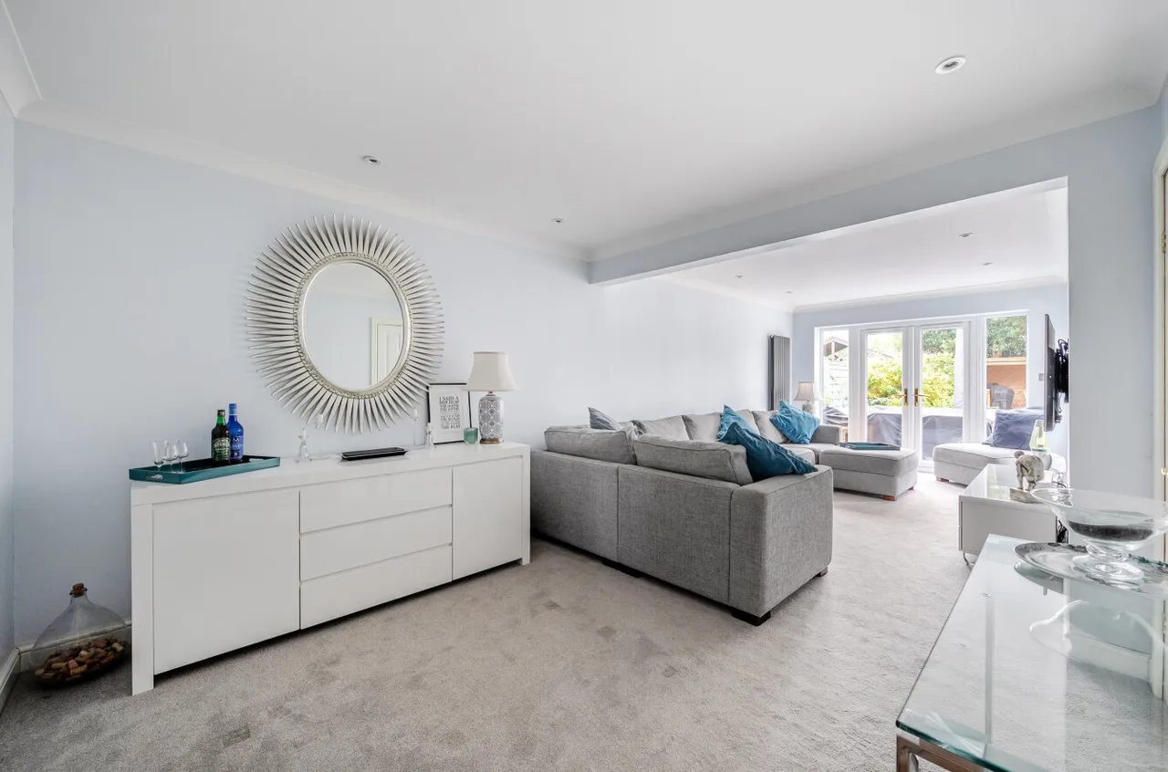 Maple Grove, Woking, GU22, photo 4