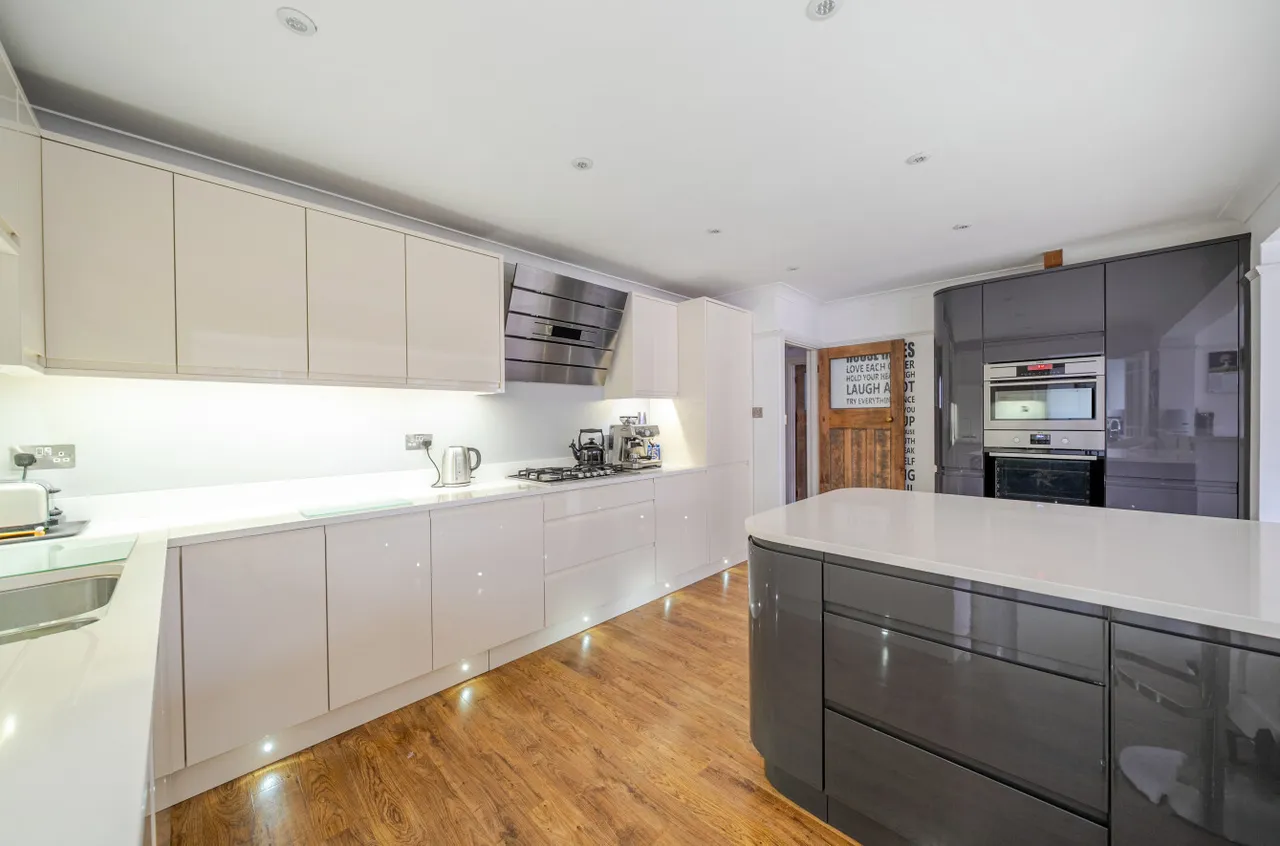 Maple Grove, Woking, GU22, photo 7