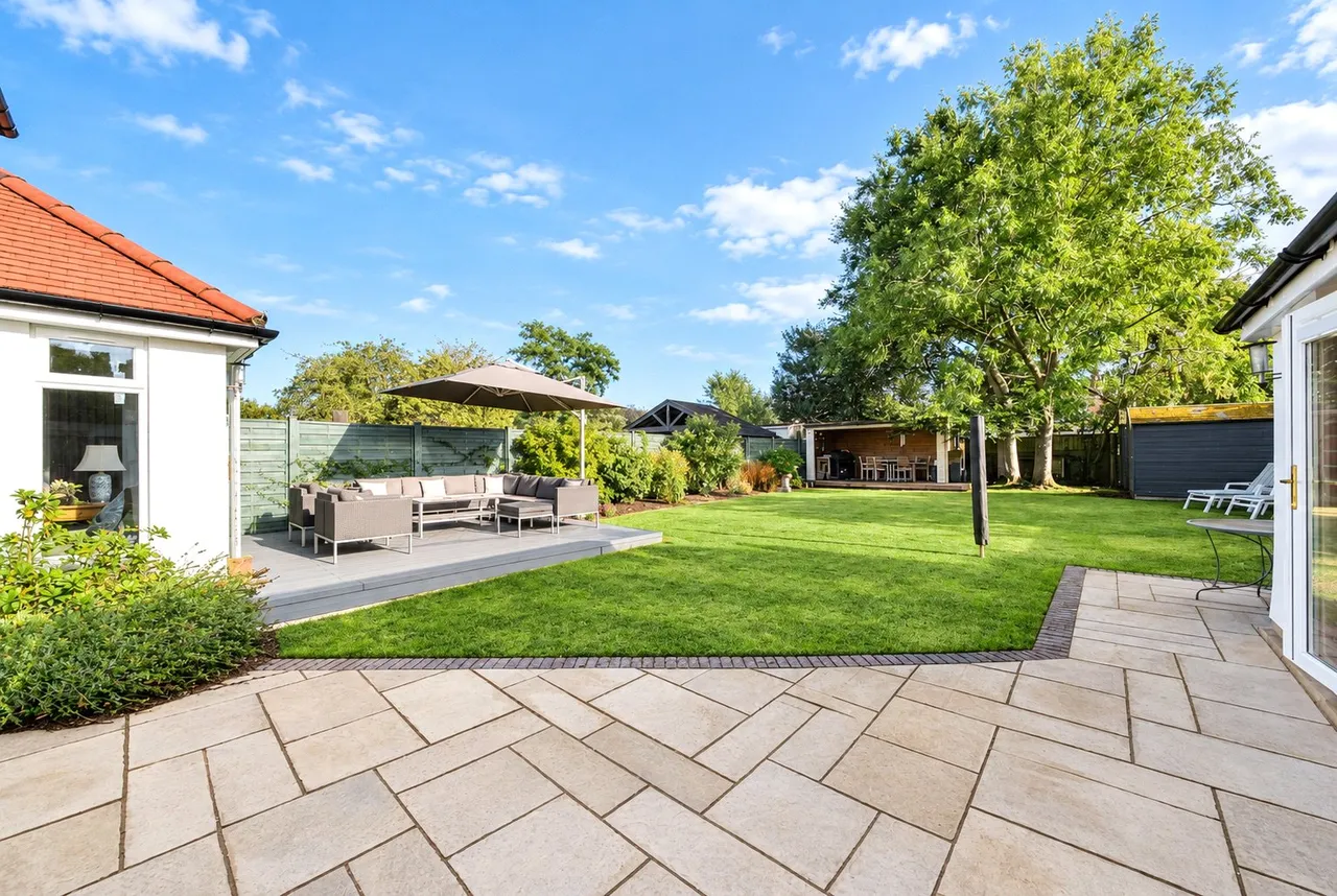 Maple Grove, Woking, GU22, photo 29