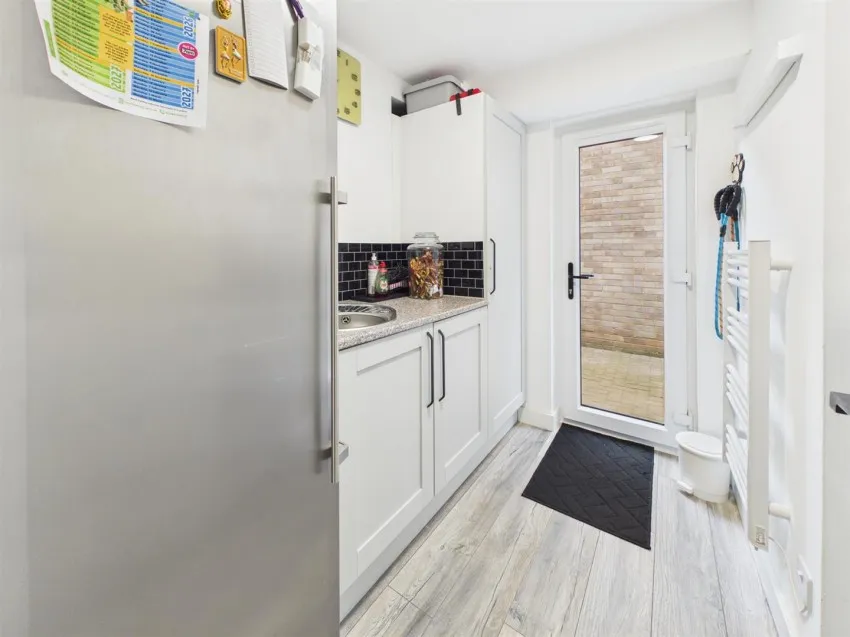 Colerne Drive, Hucclecote, photo 11