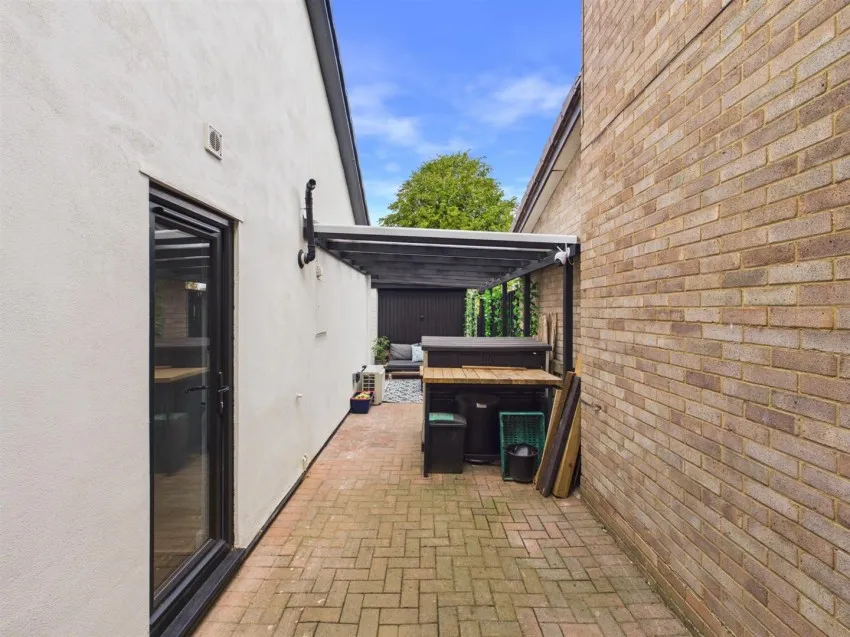 Colerne Drive, Hucclecote, photo 27