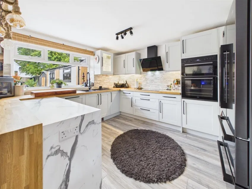Colerne Drive, Hucclecote, photo 5